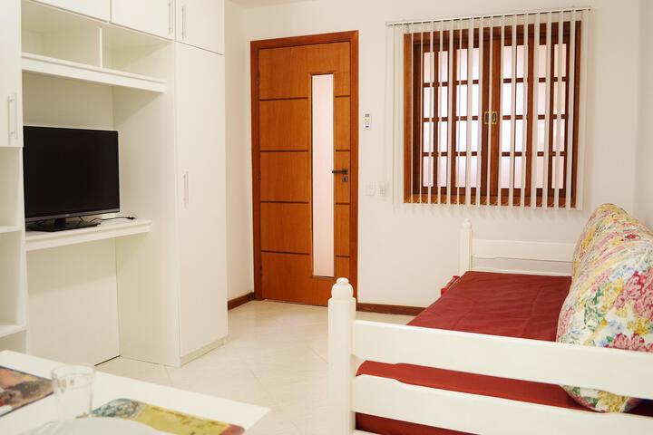 Room 5 of 40