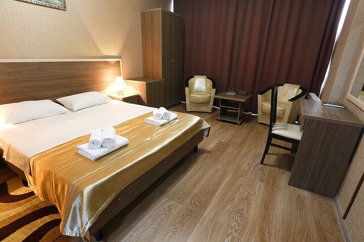 Room 4 of 36