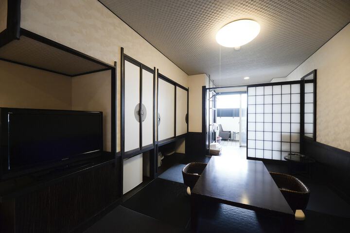Room 14 of 118