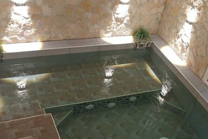 Pool 22 of 27