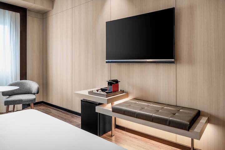 Room 9 of 49