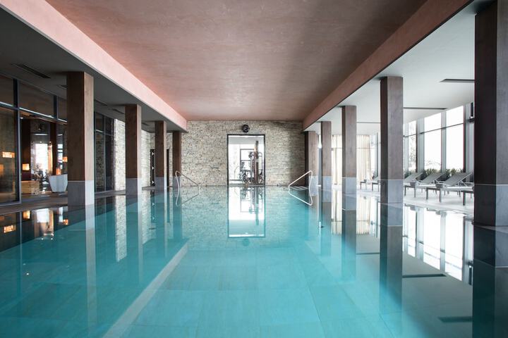 Hotel with Pool