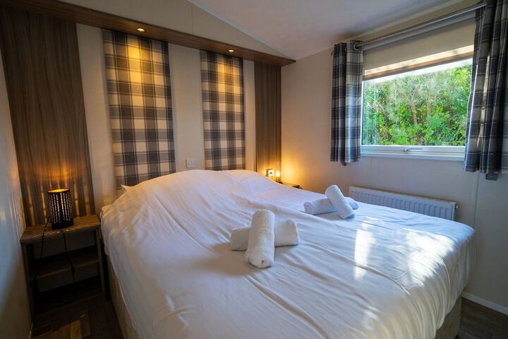 Room 4 of 38