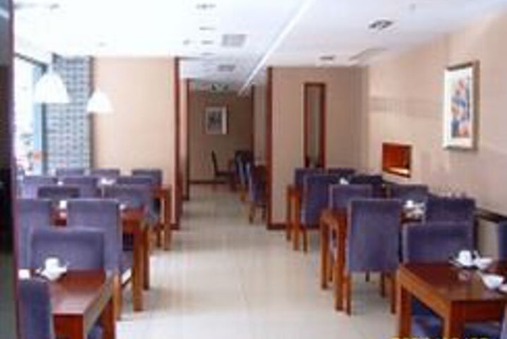 Dining 2 of 8