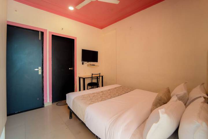 Room 10 of 25