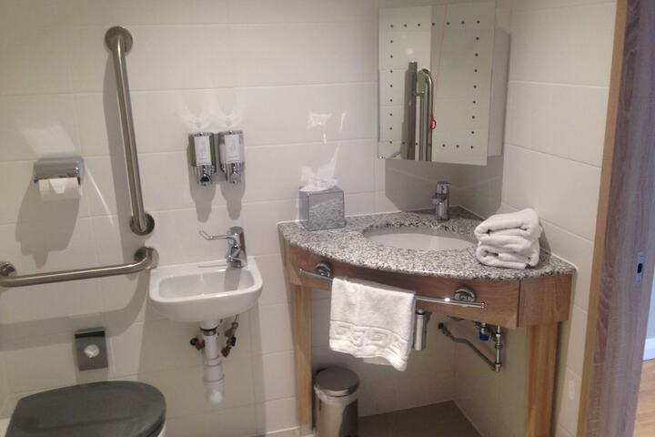 Room 10 of 41