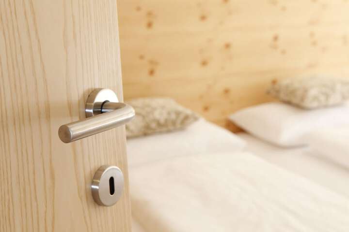 Room 12 of 85