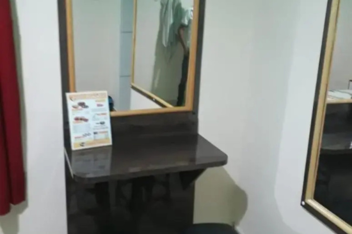 Room 3 of 13