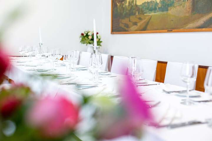 Dining 42 of 57