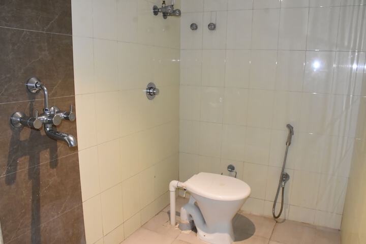 Room 18 of 75