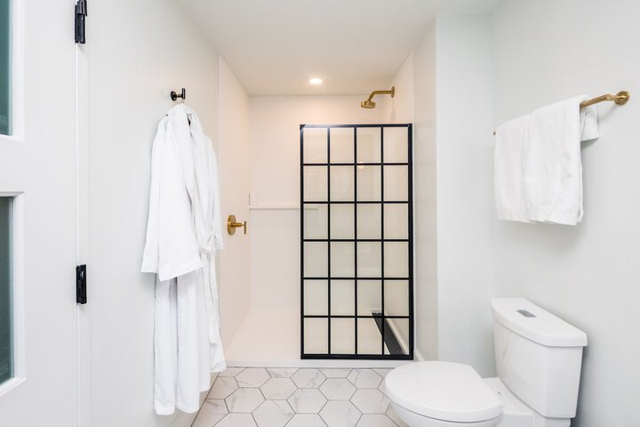 Room 16 of 23