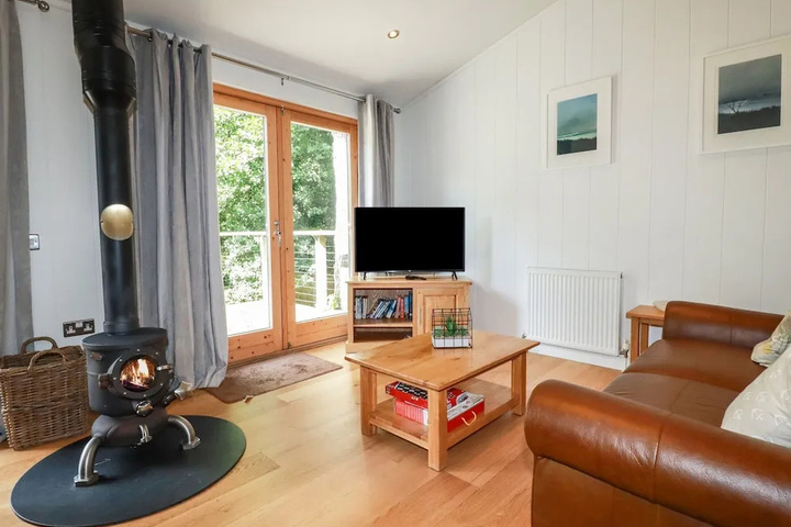 Room 2 of 16