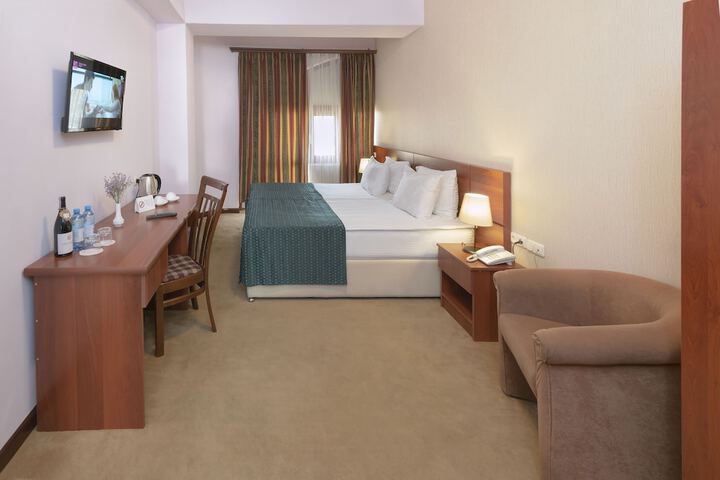 Room 8 of 45