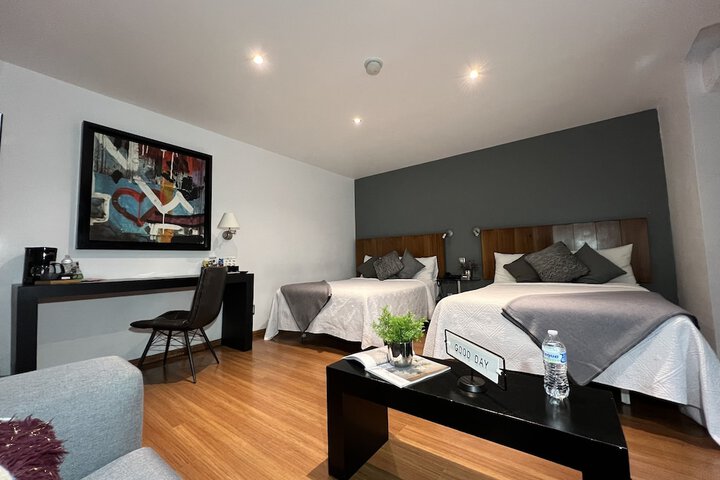 Room 51 of 76