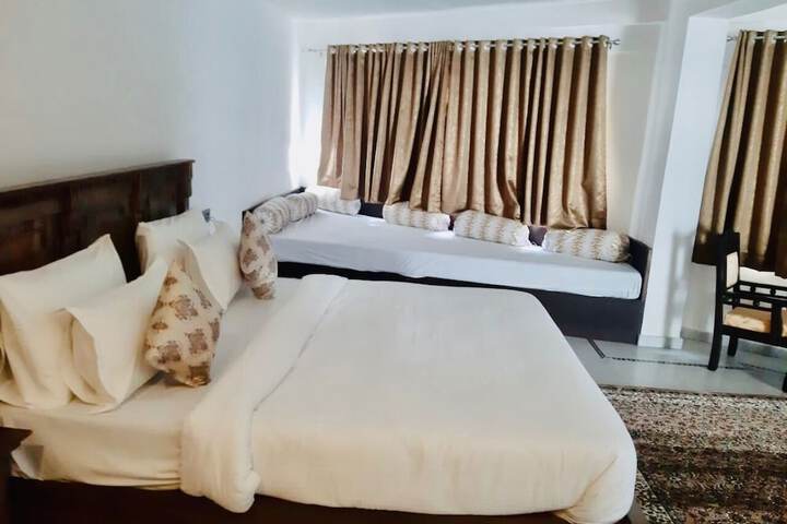 Room 34 of 59