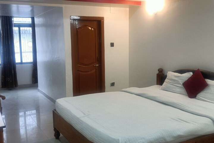 Room 11 of 38