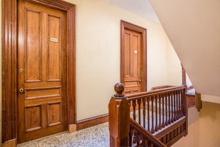 Ballroom/Hall 78 of 99