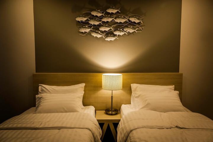 Room 12 of 52
