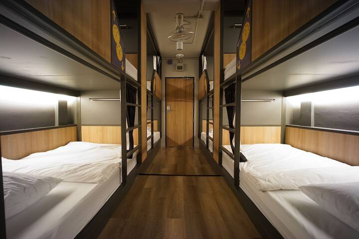 Room 16 of 47