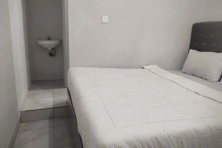 Room 3 of 13