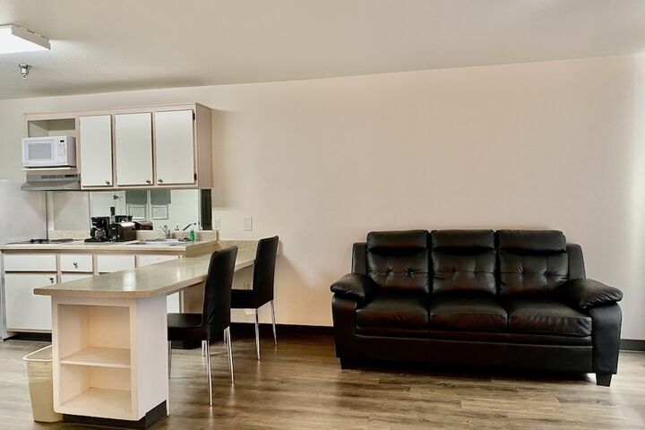 Room 7 of 28