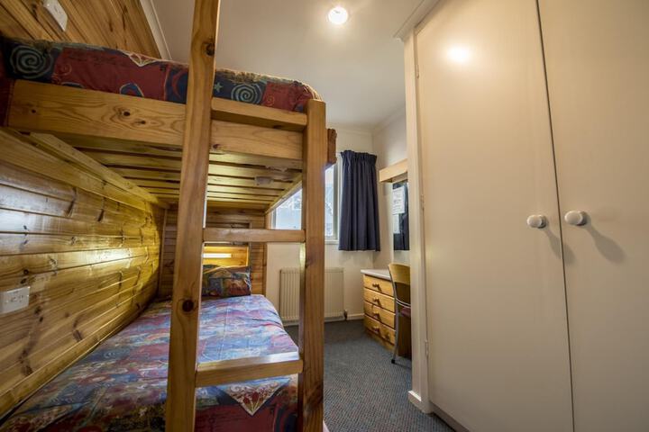 Room 18 of 48