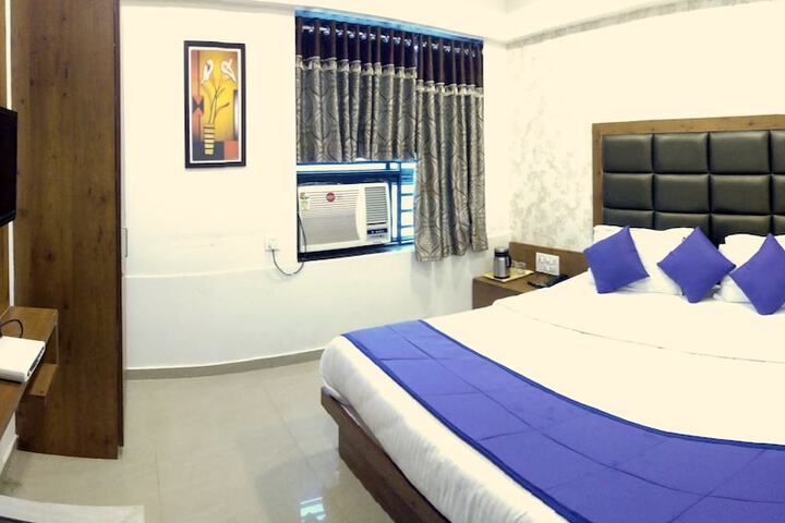 Room 8 of 28