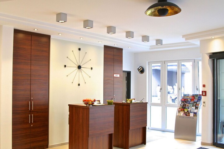 Entrance & Lobby