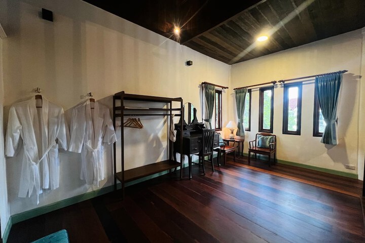 Room 54 of 161