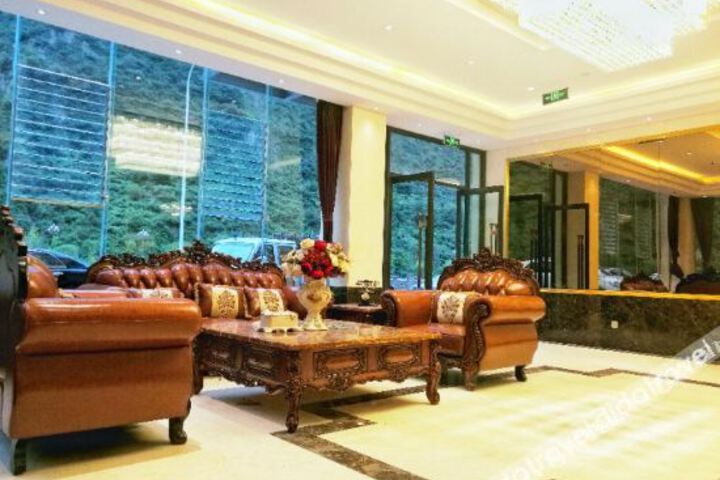 Hotel Interior 4 of 14