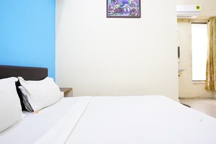Room 13 of 21