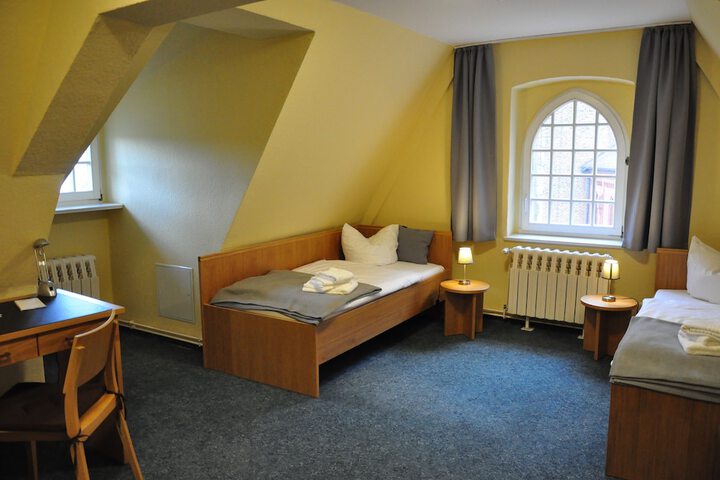 Room 14 of 27