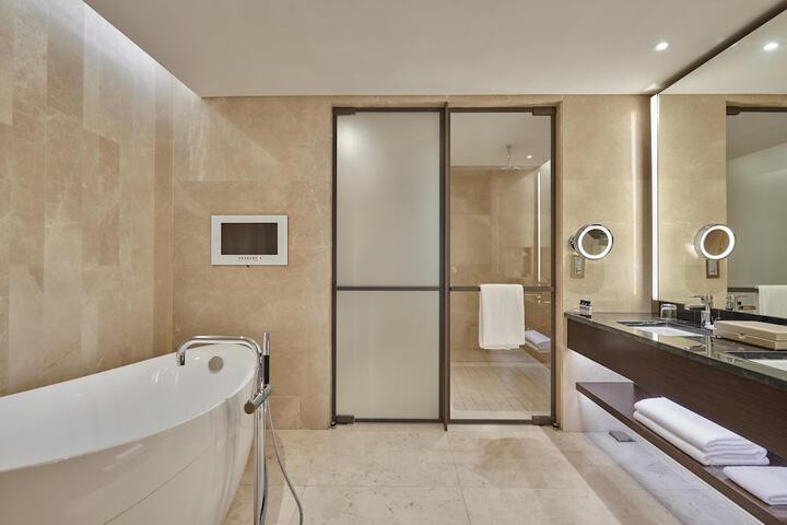 Room 70 of 146