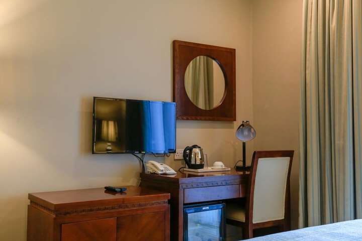 Room 32 of 61