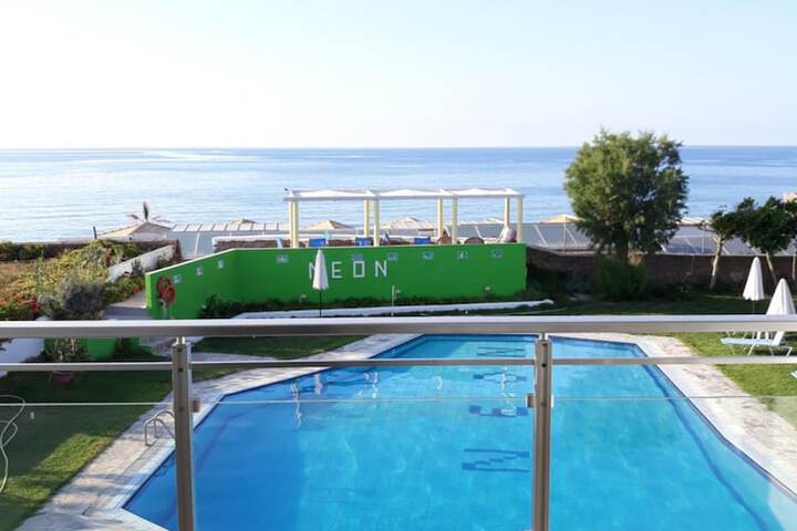 Pool Hotel