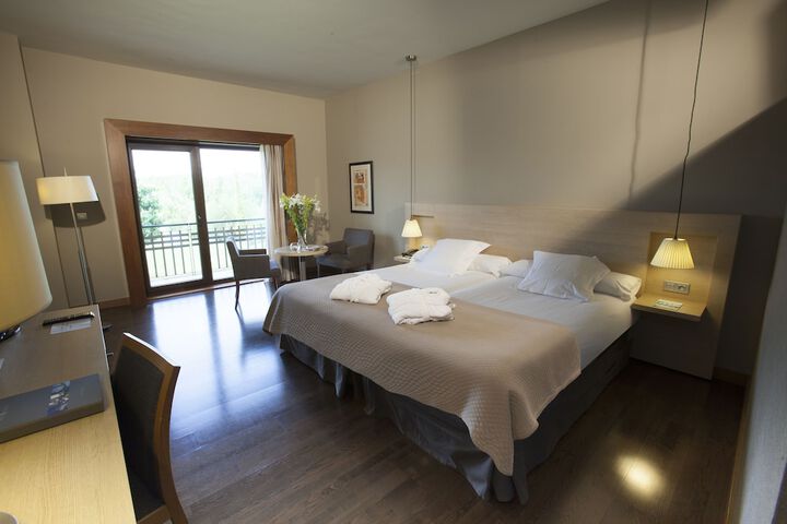 Room 4 of 61