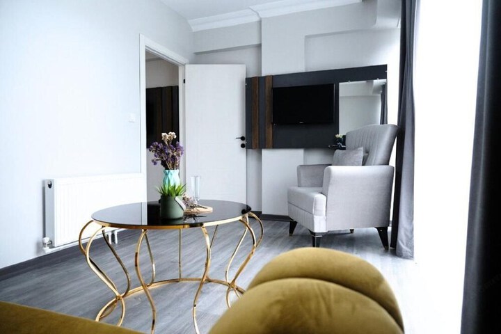 Room 5 of 19