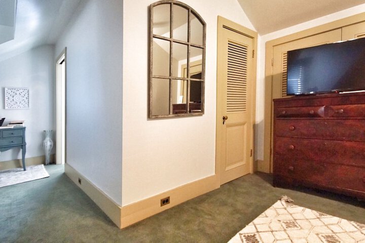 Room 18 of 42