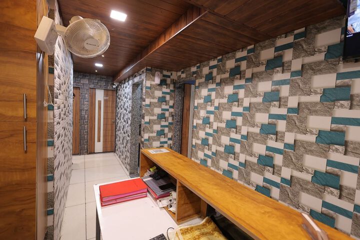 Hotel Interior 4 of 29