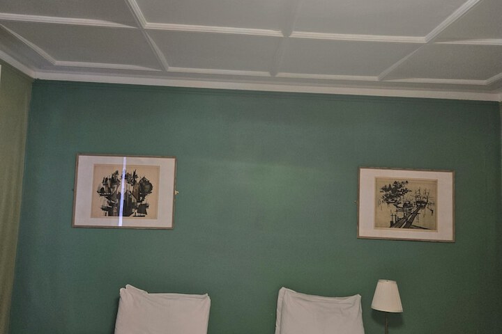 Room 43 of 72