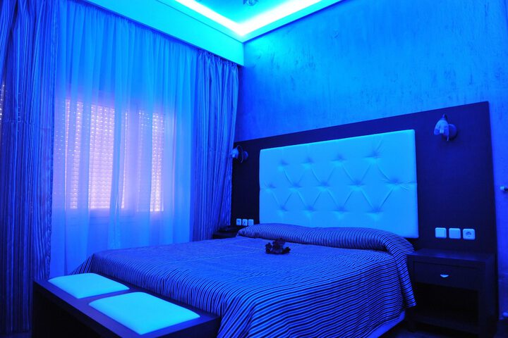 Room 16 of 36