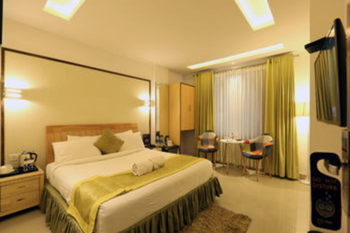 Room 10 of 31