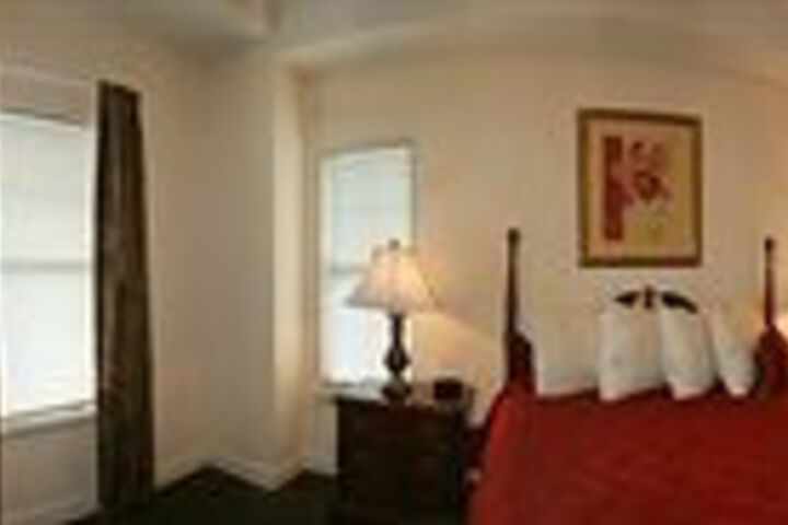Room 6 of 16
