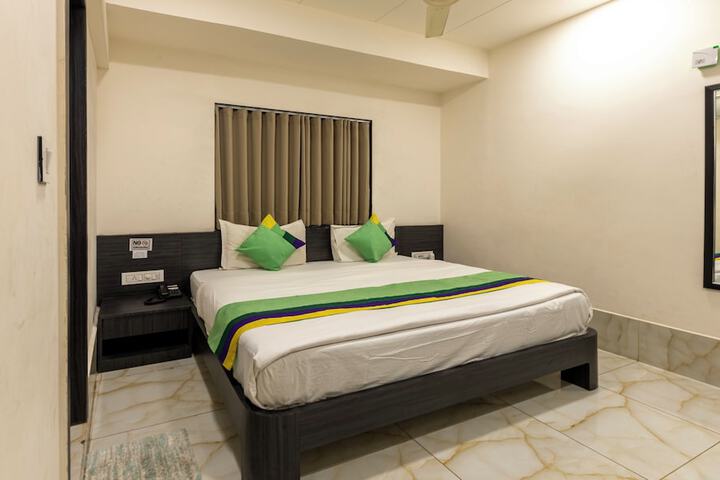 Room 6 of 26