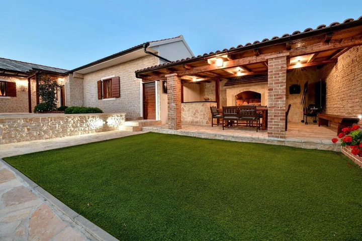 Awesome Home in Lisicic With 3 Bedrooms Wifi and Sauna