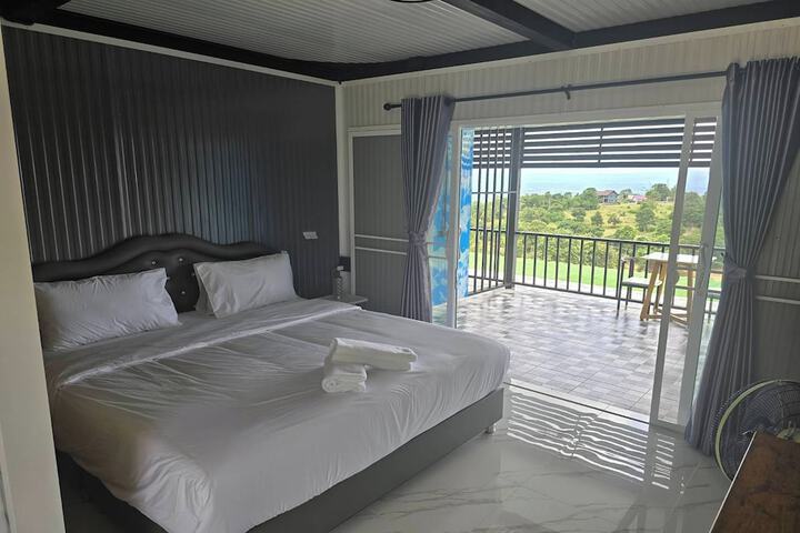 Room 5 of 75