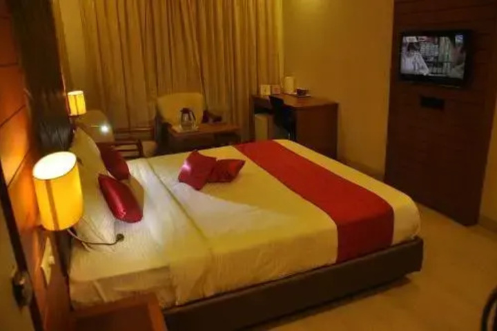 Room 3 of 16