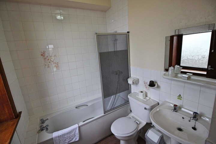 Room 44 of 62