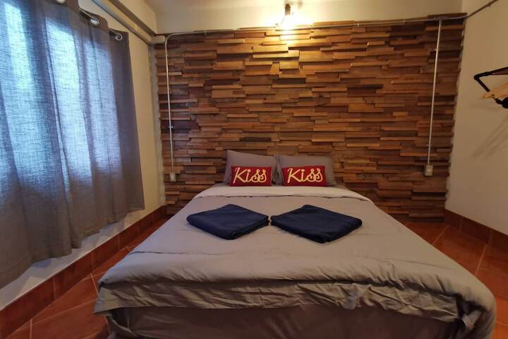 Room 2 of 27