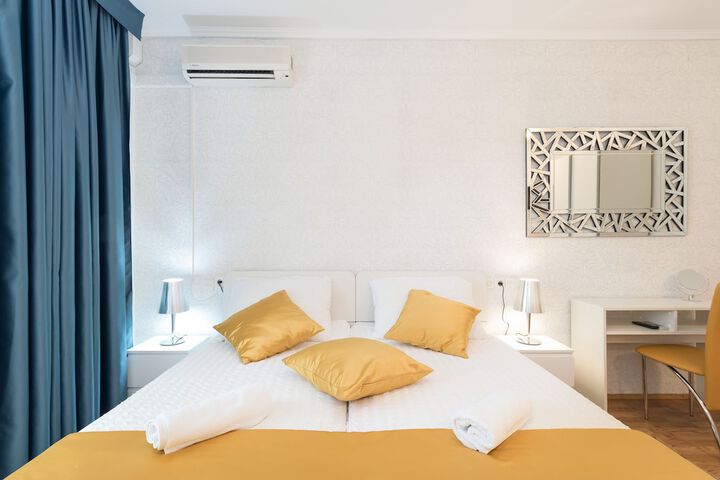 Room 5 of 80
